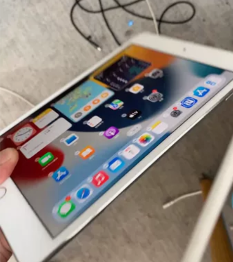 ipad mini4 插卡版 全原全绿便宜...