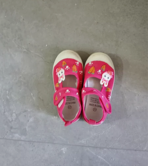 女童幼儿园室内鞋宝宝方口布鞋卡通花鞋软底透...