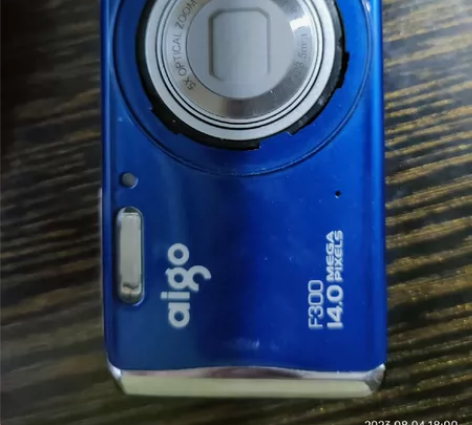 爱国者相机，好坏不知，没有充电器当配件出，...