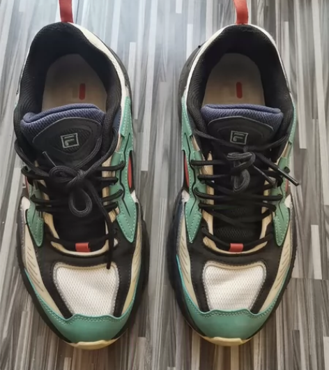 斐乐正品男鞋，如图所示，没有破损污渍瑕疵情...