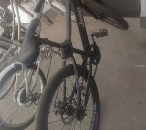 这部车子给孩子带来了快乐，骑起来很轻松，孩...