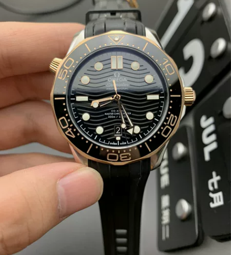 闲置出个  全新欧米茄 海马300蝶飞单历...