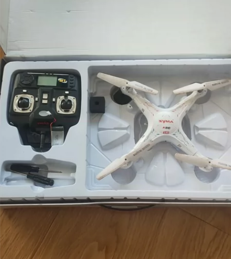 无人机司马X5C玩具，放了好几年了，当年挺...