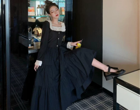 《全新》桔梗法式显瘦复古赫本风黑色高端名媛...