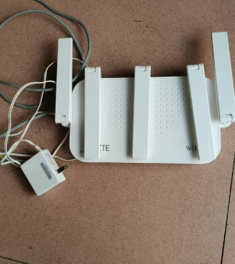 中兴wifi6千兆双频路由器，型号:ZXH...