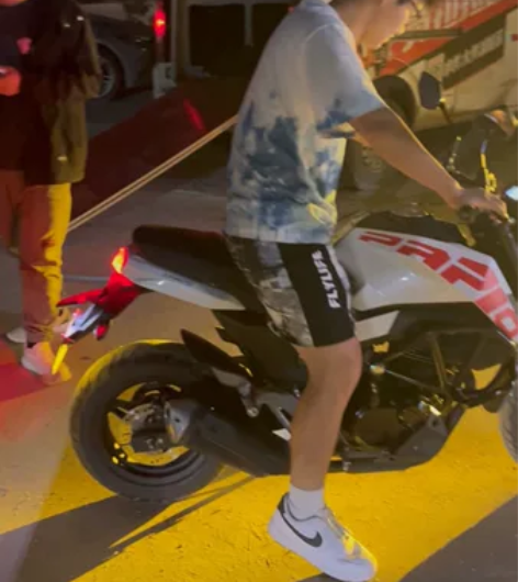 买辆摩托送女朋友吧，21年春风狒狒125，...