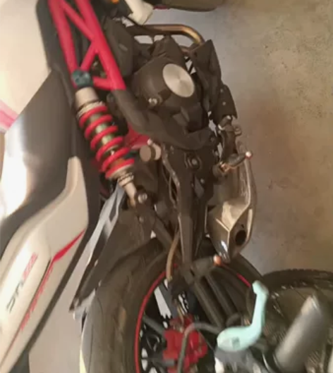 15年黄龙300，3万多点公里，绿本行驶证...