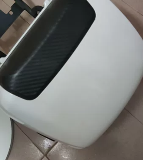 雅迪DT3，9成新完好后尾箱和架子，送镙丝...