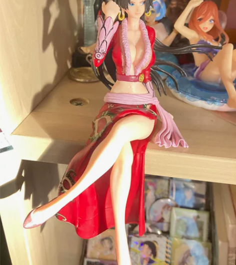 女帝手办大放送，原价二十买的，现在就要10...