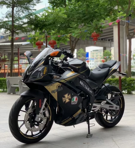 品牌：阿普利亚。（国四） 车型：GPR15...