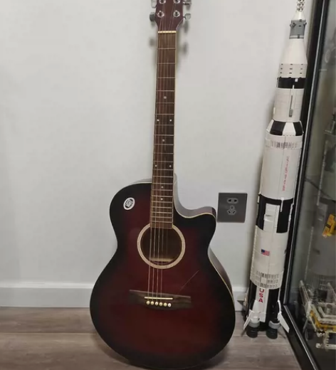 吉他 星辰吉他，民谣吉他，品相自观，送琴包...