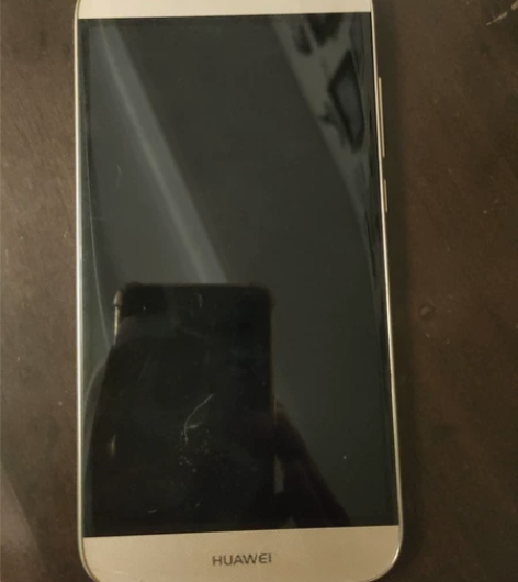 华为麦芒4，3+32GB，有点裂痕，可正常...