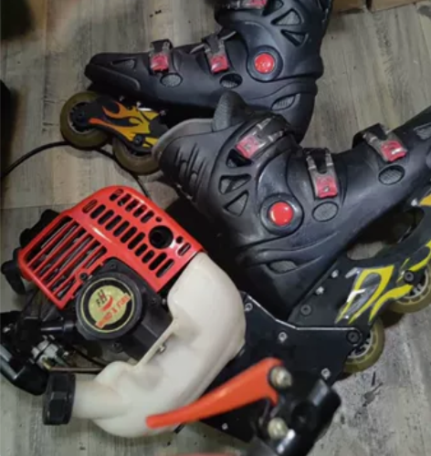 汽油动力旱冰鞋，43码，一拉即燃，功能正常...