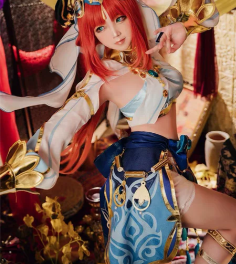 次元依妮露cos服M码，有38码鞋和两顶假...