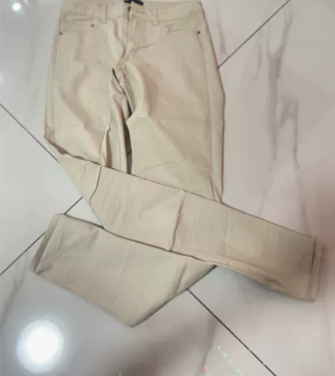 hm 米色铅笔裤95 斤内不退换很新