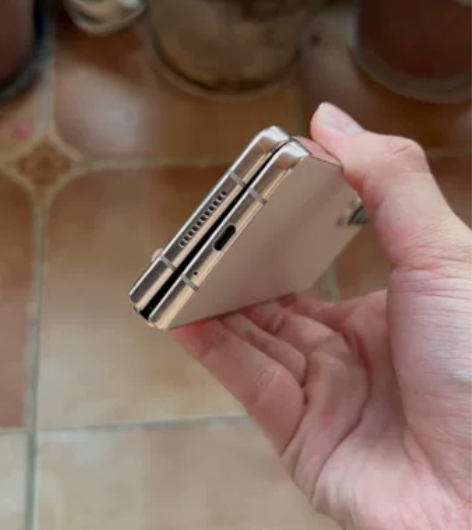 三星fold4台版，256g已刷国行系统，...