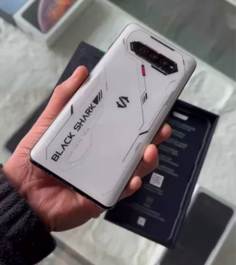 新上的黑鲨4SPro  顶配    成色新...