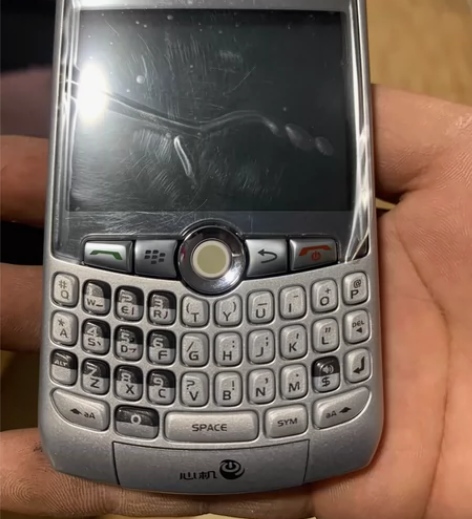 黑莓手机，全新，仅仅拆开包装，原机膜未撕 ...