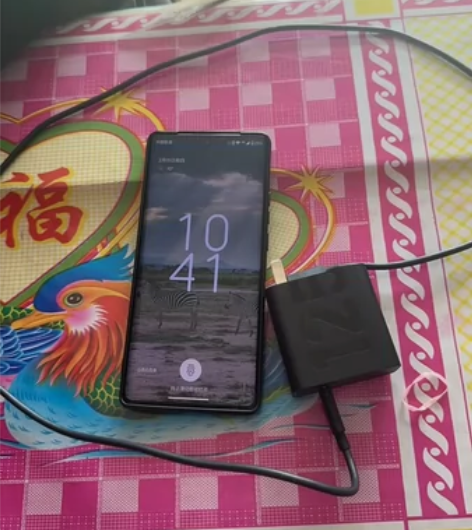 摩托罗拉x4012+12- 512内存带壳...