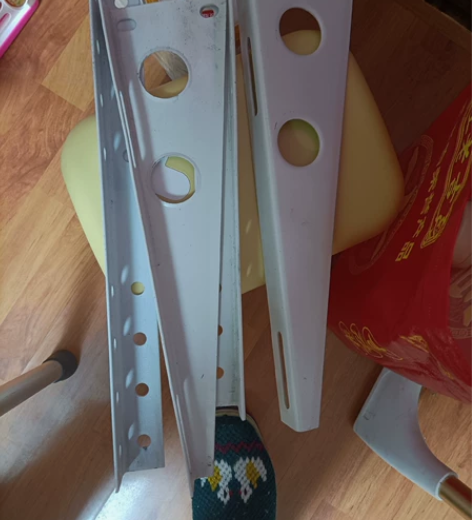 空调外机支架。没有螺丝没有螺丝。12块钱自...