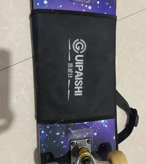 家有一块滑板，8成新，买回来后没用过，一直...