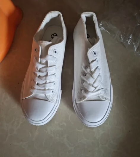 帆布鞋全新不同颜色的，尺码38不包邮，多买...