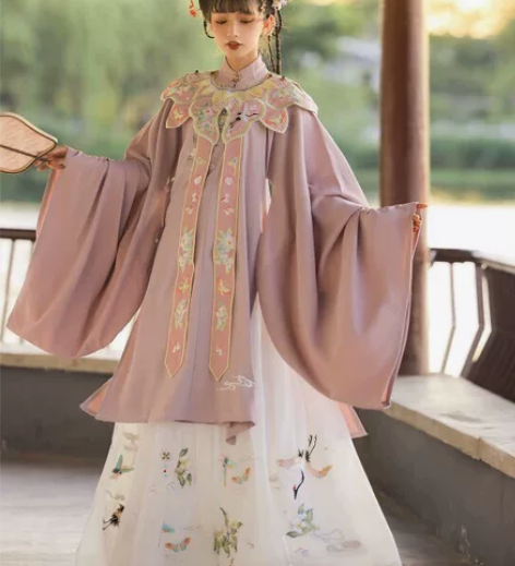 是之前喜欢时买的,包装盒吊牌都在绝对正版,...