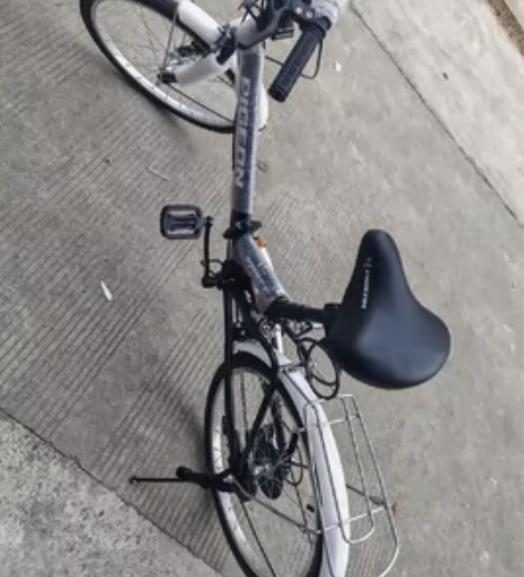 折叠变速自行车，七速。买来两个月，可以放车...