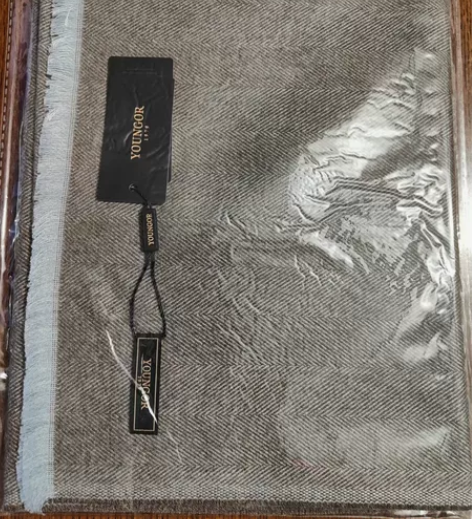 雅戈尔羊毛围巾全新带吊牌,吊牌价480元,...