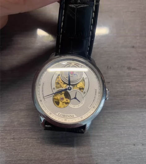 罗宾尼全自动机械手表，走时精准 感兴趣的话...