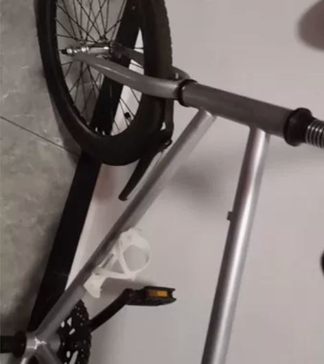 刚买不久的活飞,加高了车把,倒蹬是刹车,身...