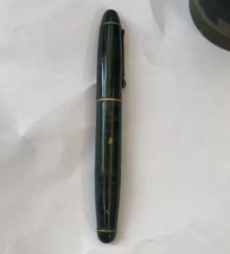 产自德国的大花杆铱金笔,纯铜外壳烤漆,笔身...