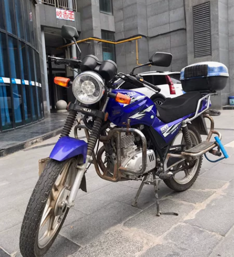 济南轻骑跨骑125摩托车出售，整车无拆修无...