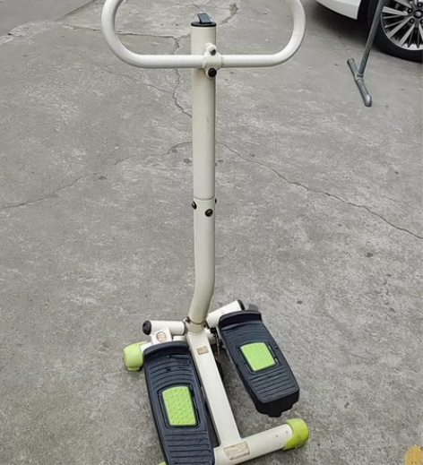 安全扶手踏步机，用来健身运动，减减肥。自家...