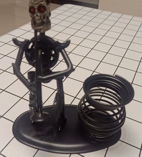 故宫藏宝精美挂历，木质笔筒摆件，全新，闲置...