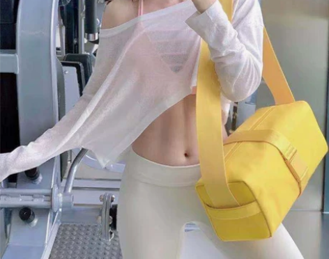 ?健身土司包洋气运动方块包2022新款女包...