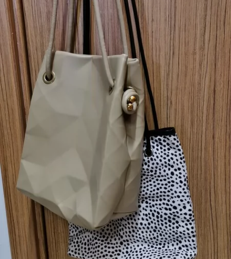 闲置包包 几乎全新 质量好 因为平时不怎么...