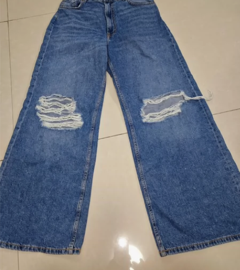 hm破洞阔腿牛仔裤，249买，二尺腰可穿，...