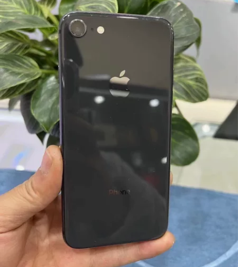 出苹果8一个   黑色64g   国行  ...