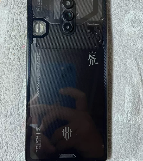 红魔8spro，单机（无包装，充电器），1...