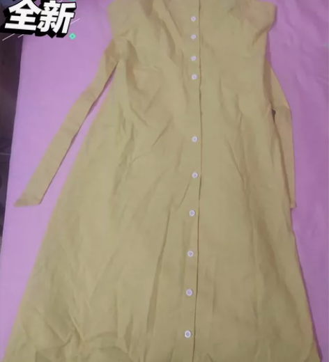 之前在实体店买的黄色连衣裙，出去旅游时穿过...