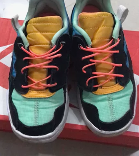 正品耐克童鞋内长18厘米，12C。四季运动...