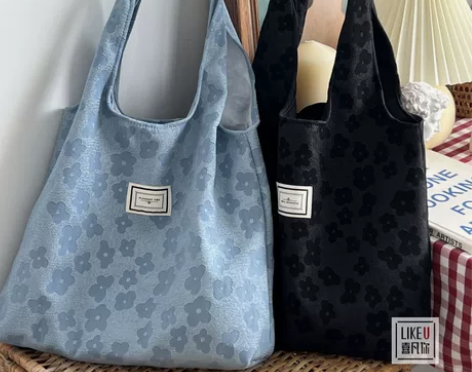 原创设计通勤压花朵涤纶托特瑜伽包休闲百搭大...