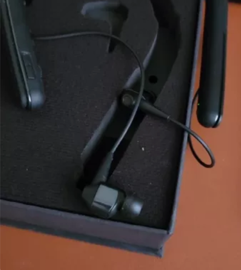 索尼颈挂蓝牙耳机WI-1000X，自用半年...