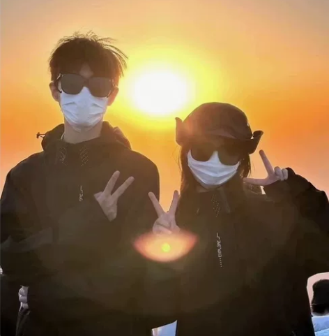 春季便宜卖啄木鸟冲锋衣男春秋季情侣软壳外套...