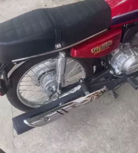 新车，跑了一千多公里，手续齐全，放在车库吃...