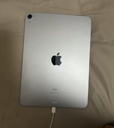 个人自用iPad air 4 64g 成色...