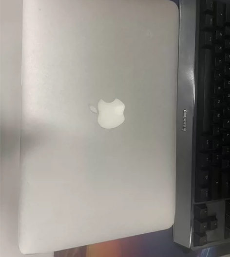 出闲置苹果MacBook Air笔记本电脑...