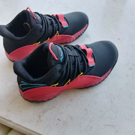 全新安踏篮球鞋37码，买了2双穿不及了，准...