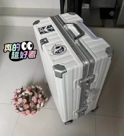 【工厂清仓】全新旅行箱行李箱学生拉杆箱20...